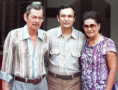 lynn with myrna, nellie and john